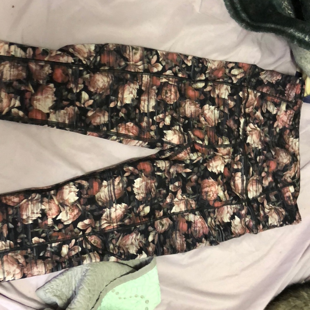 Size 6 lululemon pant
